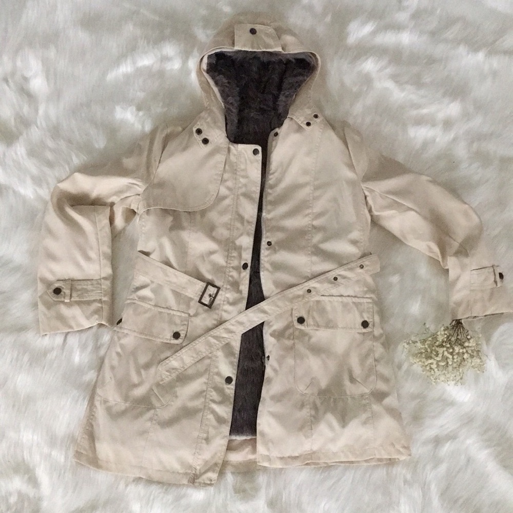 Cream Parka Jacket 🧥